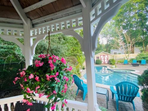 16 Stearns St, Killingly CT  06239-2922 exterior