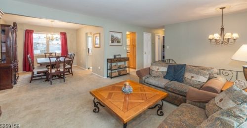11 Sherman Pl, Roxbury Township, NJ 07836-9573