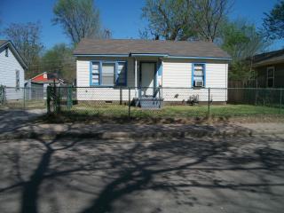 1811 Atlanta Pl, Tulsa OK  74110-2528 exterior