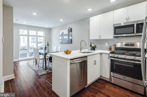 1524 Catharine St, Philadelphia, PA 19146-2102