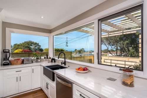 618 Sunset Dr, Del Monte Park, CA 93950-4828
