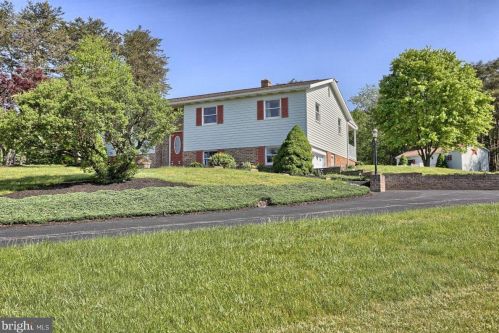 945 Cranes Gap Rd, Carlisle PA  17013-9677 exterior