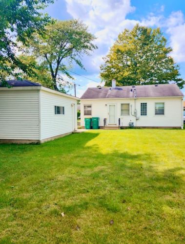 14 Salem Dr, Joliet, IL 60436-1528