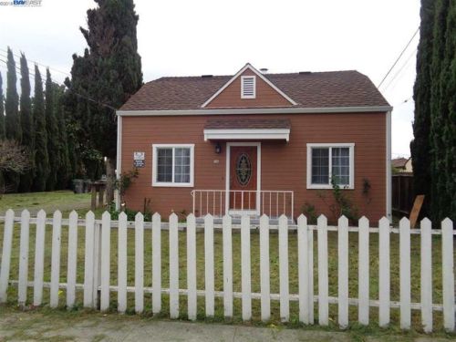 145 Medford Ave, Hayward, CA 94541-1748