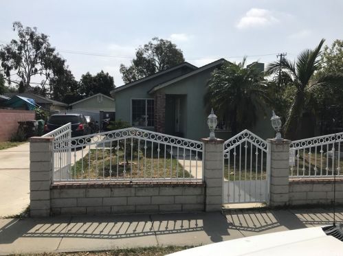 2215 Maple St, Santa Ana, CA 92707-3223