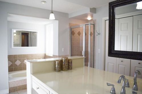 1926 Chesham Dr, Carrollton TX 75007-2403 exterior