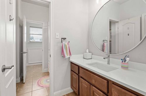 7904 Crandall Rd, Austin TX  78739-1910 exterior