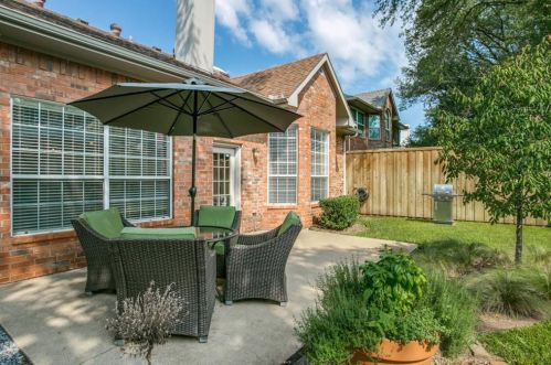 3827 Azure Ln, Addison TX 75001-3105 exterior