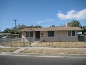 847 Avenue H8, Lancaster, CA 93534-1536