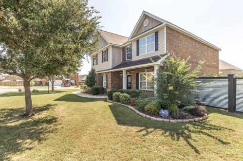 400 Tanner St, Bonaire, GA 31005-5417