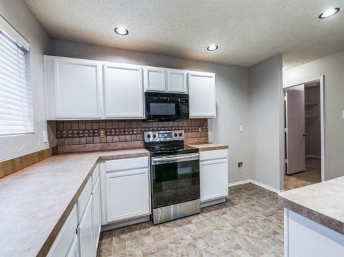 632 Condor Trl, Fort Worth TX  76131-8825 exterior