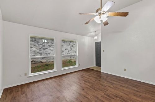2521 Whitehurst Dr, Fort Worth TX  exterior