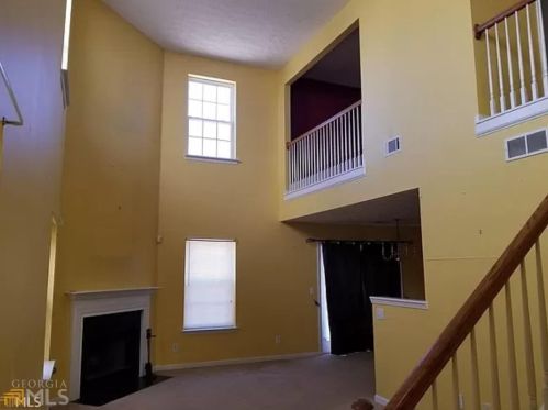 135 Lakebirch Dr, Porterdale, GA 30016-8884