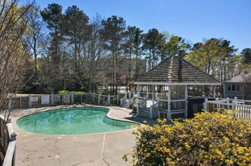 312 Hollyfax Cir, Atlanta GA  30328-5702 exterior