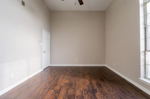 2818 Lk Vly Dr, Garland TX exterior