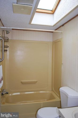 38 Hathaway Dr, Carlisle PA 17015-8892 exterior