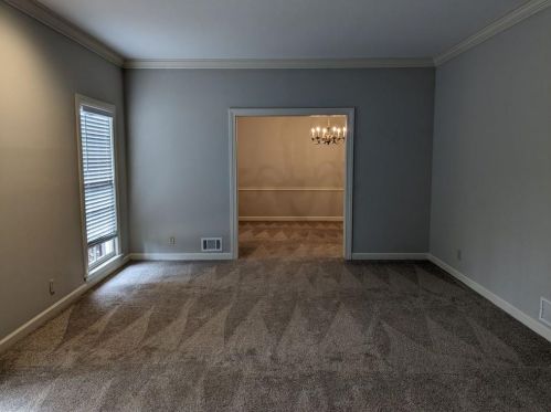 495 Heards Ferry Rd, Atlanta GA  30328-4718 exterior