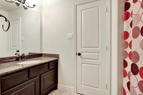 2036 Doolan Dr, Conroe TX  77301-4105 exterior