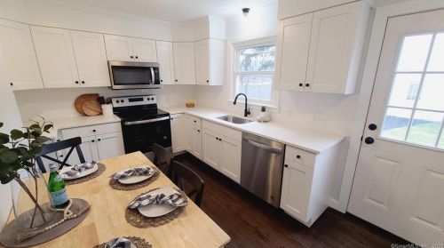 43 Wilcox Rd, Middletown CT  06457-5531 exterior