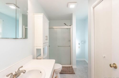 33 Camelot Dr, Upper Stepney CT  06468-2004 exterior
