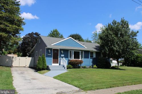 211 Dearborne Ave, Blenheim, NJ 08012-3705