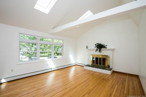 57 Mansion Rd, Wallingford, CT 06492-4310