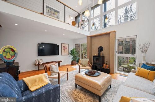 2050 Lombard St, Philadelphia PA  19146-1315 exterior