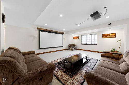 6972 Fieldstone Dr, Willowbrook IL  60527-6969 exterior