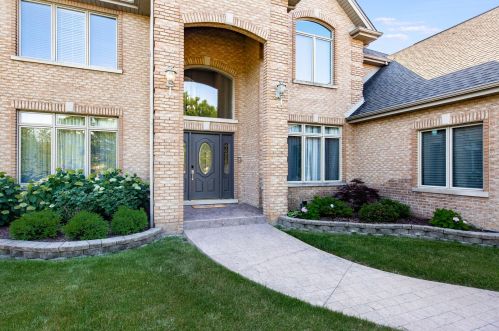 12976 Mayfair Dr, Lemont, IL 60439-4682
