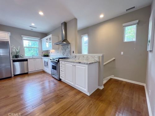 52 Pathway, Irvine CA  92618-8807 exterior