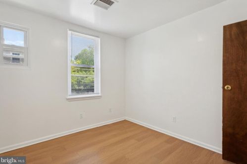 900 5 St, Philadelphia PA 19123-1455 exterior