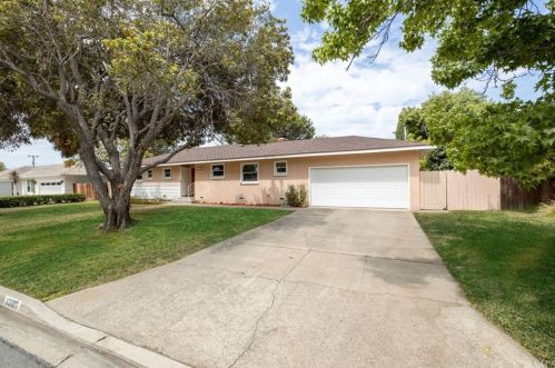 13101 Olympia Way, Santa Ana, CA 92705-2071