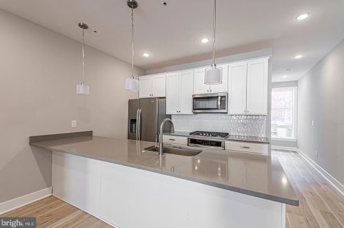 1448 52nd St, Philadelphia, PA 19143-5031