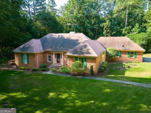 3165 Spring Lake Dr, Conyers, GA 30013-5411