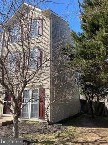 12493 Selkirk Cir, Bristow, VA 20136-3077
