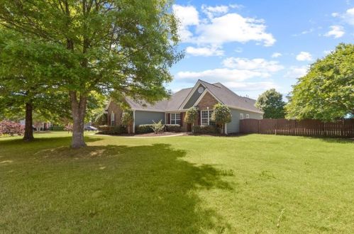 823 Wolfbane Trl, Dacula, GA 30019-7407