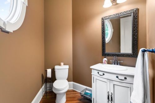5850 Garber Dr, Atlanta GA  30328-5151 exterior