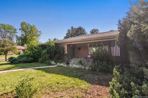 3385 Bellaire St, Denver, CO 80207-1830