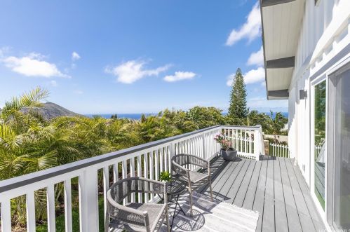 1111 Kaumoku St, Honolulu HI  96825-1303 exterior