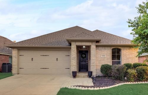 6129 Lochshire Dr, Fort Worth, TX 76179-4831