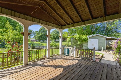 3 Swan Cir, Lemont IL  60440-1237 exterior