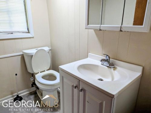 352 Harris Manor Dr, Atlanta GA  30311-2117 exterior