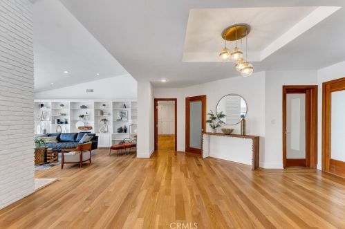 17372 Quesan Pl, Van Nuys, CA 91316-3938