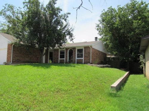 6502 Blackberry Dr, Arlington, TX 76016-5101