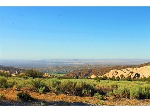 14840 Big Sky Dr, Pearblossom, CA 93553-3435