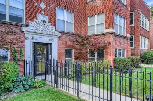 4702 Monticello Ave, Chicago, IL 60625-6431