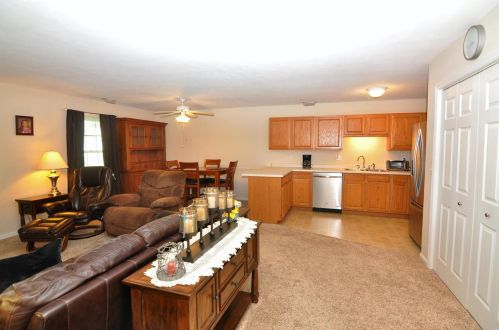 911 Pine Ave, Pendleton, MO 63383-7077