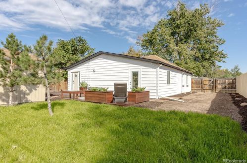 3063 Hudson St, Denver CO  80207-2746 exterior