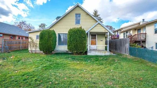 5327 Crestline St, Spokane, WA 99207-4006
