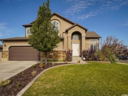 943 Sam Cir, Clearfield, UT 84015-6324